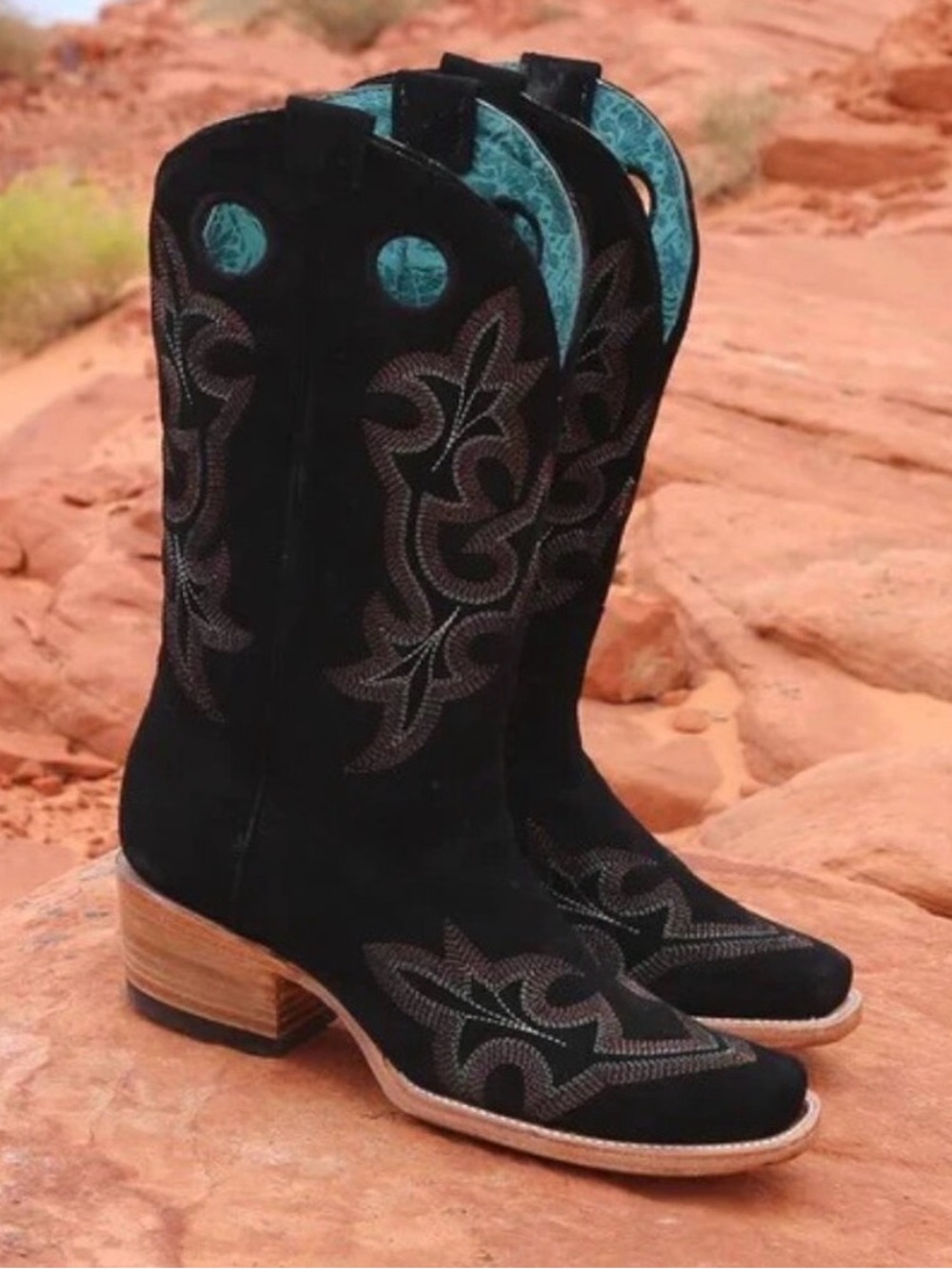 NWT! CORRAL Woman’s Handcrafted Black Suede All Leather Cowboy Boots Sz 7